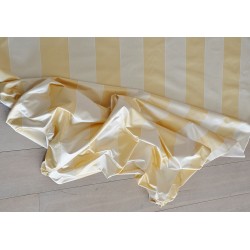 Tessuto al metro in seta e cotone a righe verticali Isotta color crema e beige