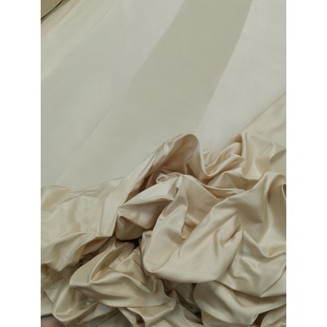Tessuto al metro in Taffetas 100% di seta a righe verticali nelle tonalità del beige chiaro